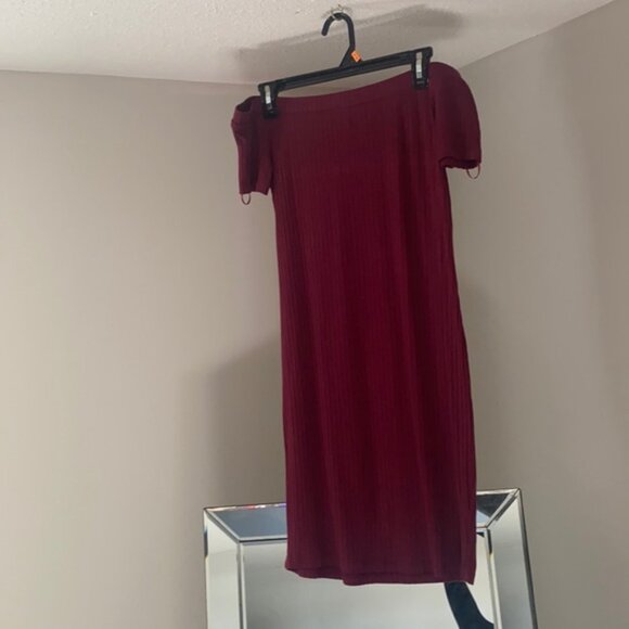 Really cute off the shoulder burgundy dress. - Picture 1 of 3